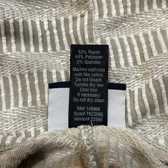 Daytrip Women’s Twisted Front Top - Picture 9 of 10